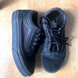 VANS-SUEDE-BLACK ON BLACK OLD SCHOOL 🖤